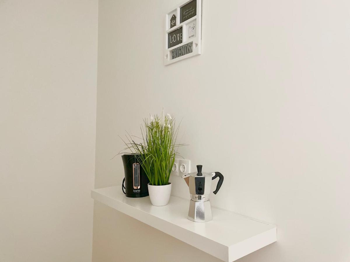 Bright Modern Flat With Balcony Appartement Wenen Buitenkant foto