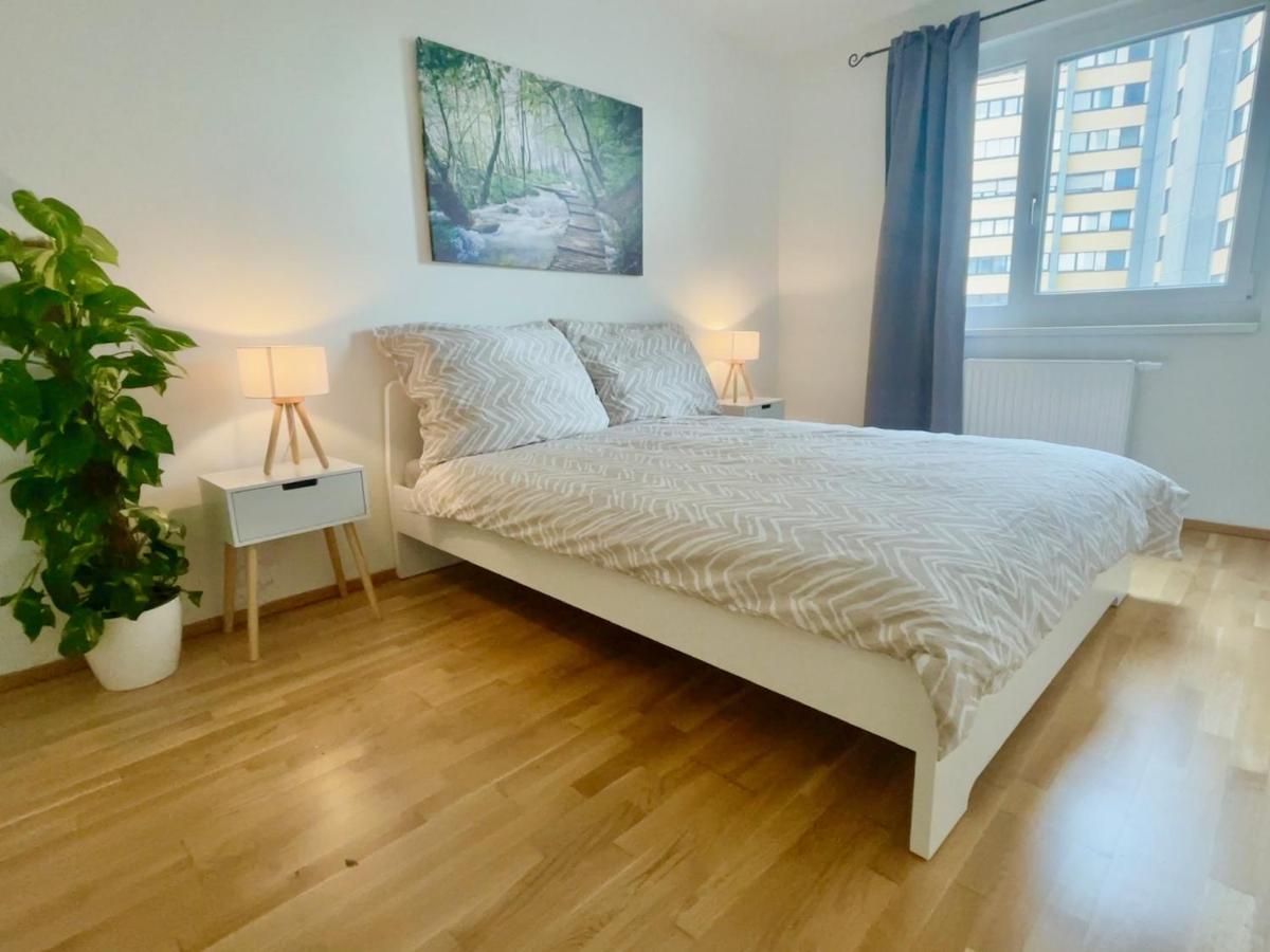Bright Modern Flat With Balcony Appartement Wenen Buitenkant foto