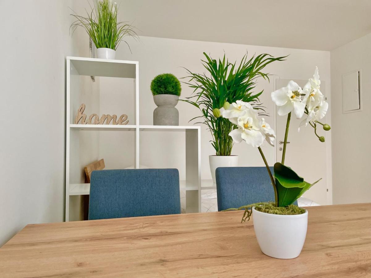 Bright Modern Flat With Balcony Appartement Wenen Buitenkant foto