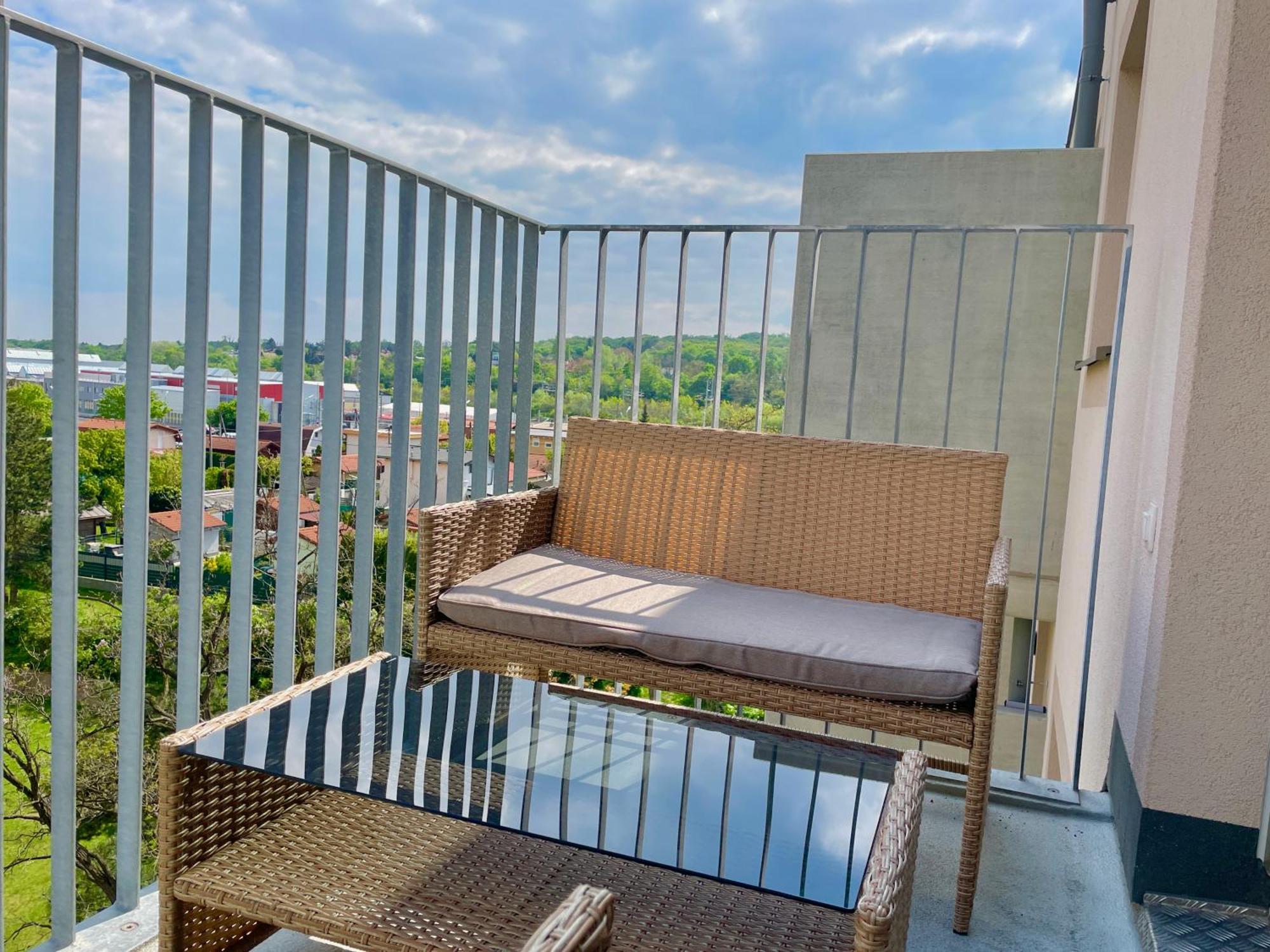 Bright Modern Flat With Balcony Appartement Wenen Buitenkant foto